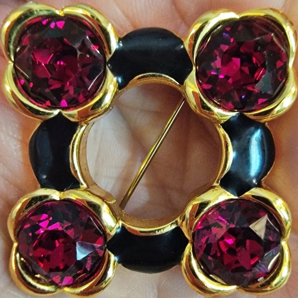 #Vintage Signed #Monet #Brooch Garnet Ruby Stones Golden Black Enamel Excellent - Picture 1 of 6